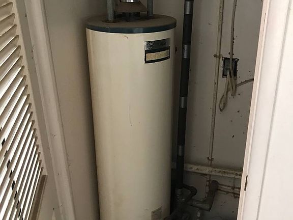 5th image of 7365 Warwick Ave