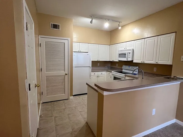503 Water St — Photo 11