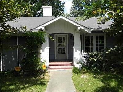 1st image of 3321 Montview Dr
