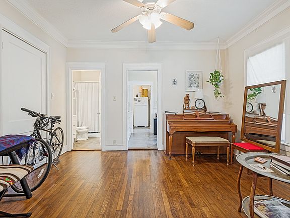 4th image of 2542 Gladstone Dr