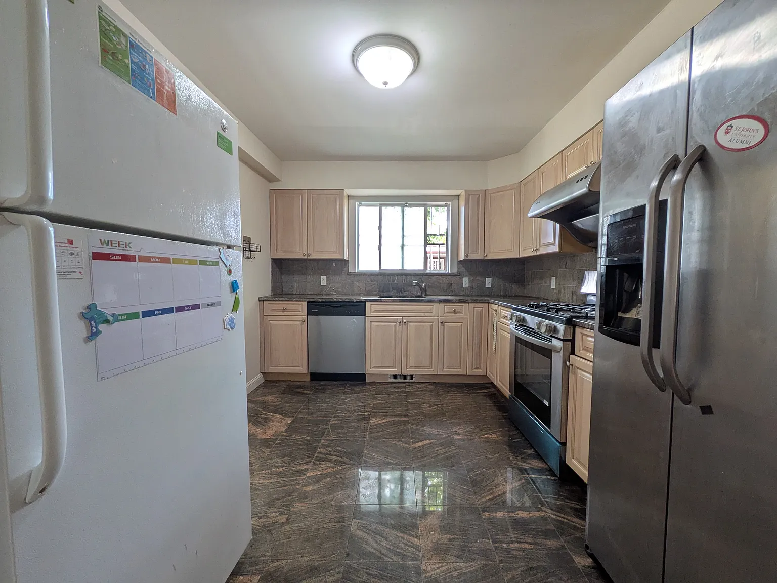 3 bed, 1400 sqft, $3,500 — Photo 2
