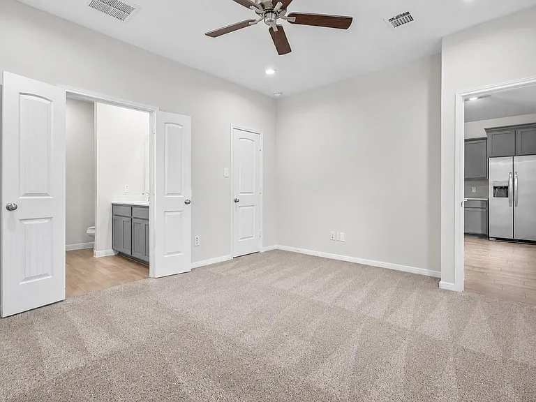 8018 Fijian Cypress Dr — Photo 17