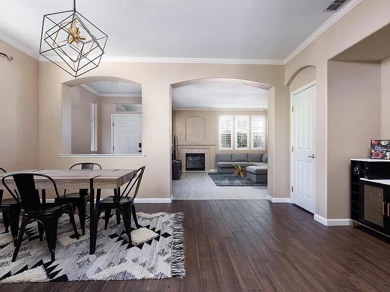 12 Two Rivers Ct — Photo 4