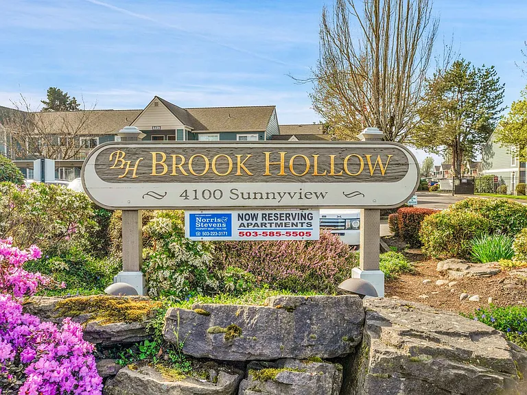 BROOK HOLLOW APARTMENTS — Photo 3