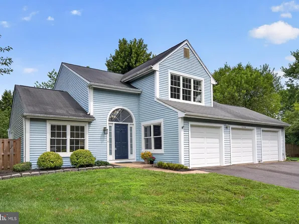 13136 Lazy Glen Ct, Herndon, VA 20171