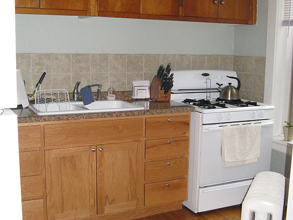 3rd image of 798 Grand Ave APT 4