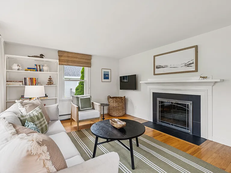 14 Hammond Rd — Photo 3