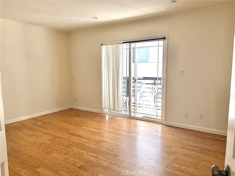 425 S Catalina Ave #4 — Photo 11