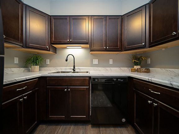 4th image of 617 N Lewis Ave #105