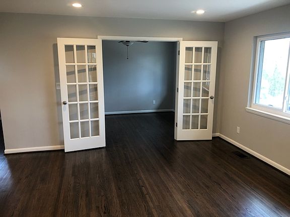 2nd image of 538 Cloudland Dr