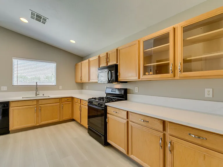 10342 Spider Rock Ave — Photo 4
