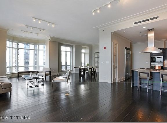 5th image of 2550 N Lakeview Ave #C6-25