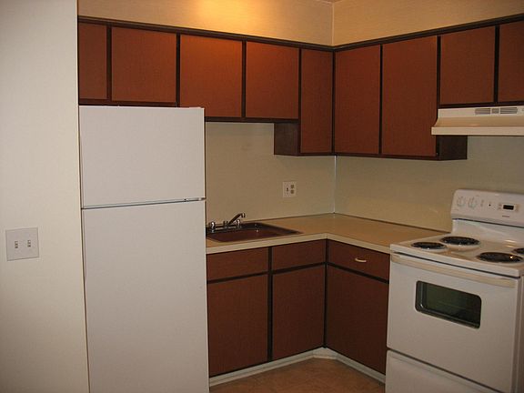 2nd image of 1198 E Cross St APT 7