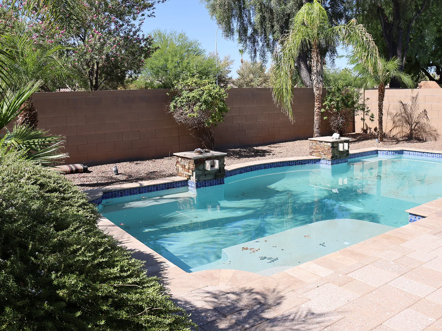 5 bed, 3550 sqft, $4,290 — Photo 2