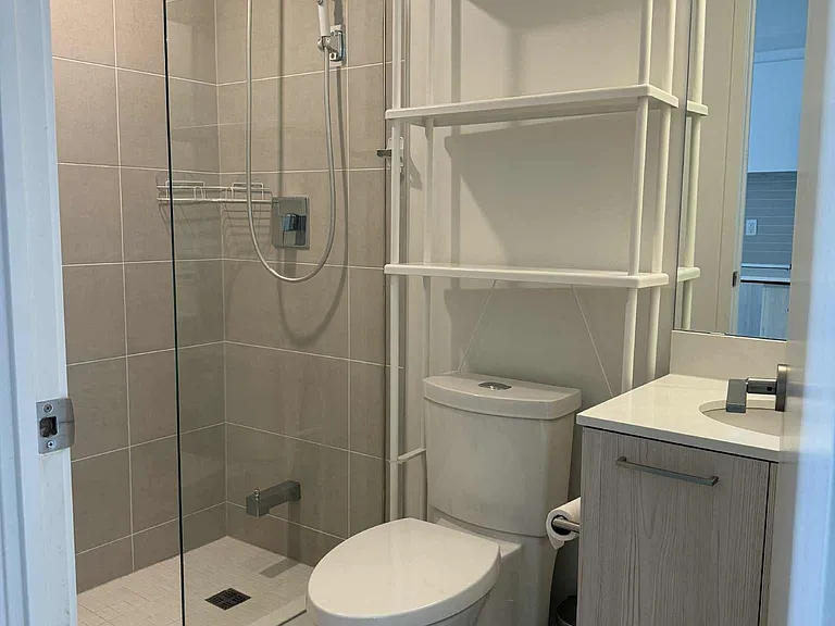 65 Mutual St #908 — Photo 16