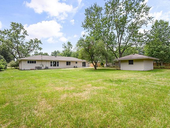 3rd image of 4233 North Dr
