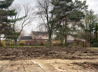 22924 Saint Joan St, Saint Clair Shores, MI 48080