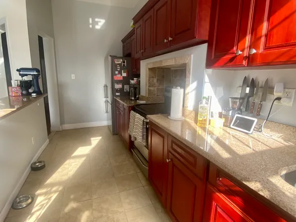 346 Union Avenue image 5 of 15