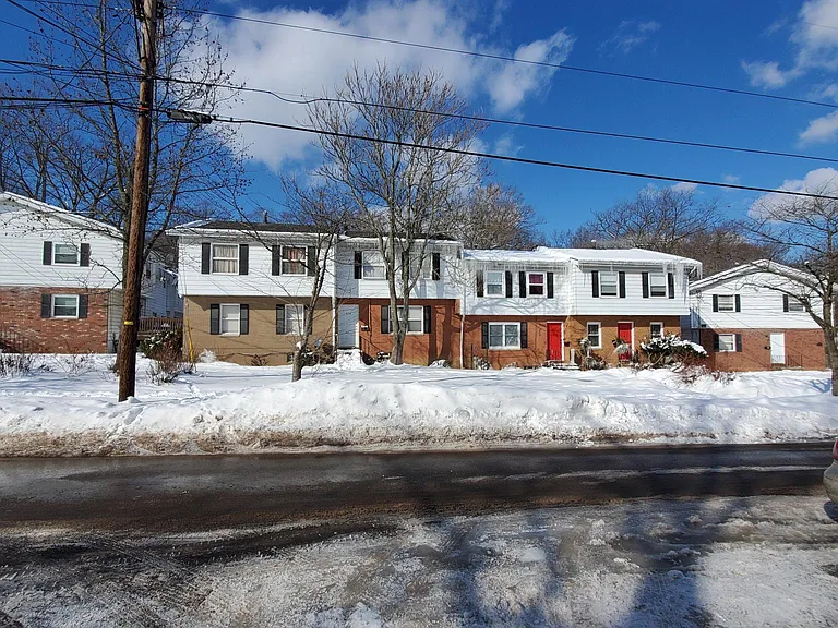 480 Zahn Dr #2 — Photo 16