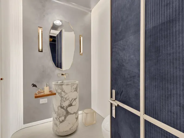 730 Park Avenue image 12 of 24