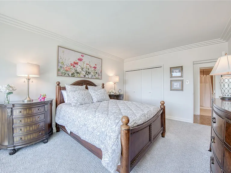 320 Fort Duquesne Blvd #26N — Photo 27