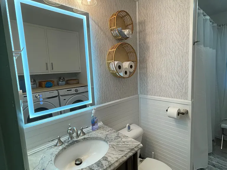 2229 Ireland Dr — Photo 2