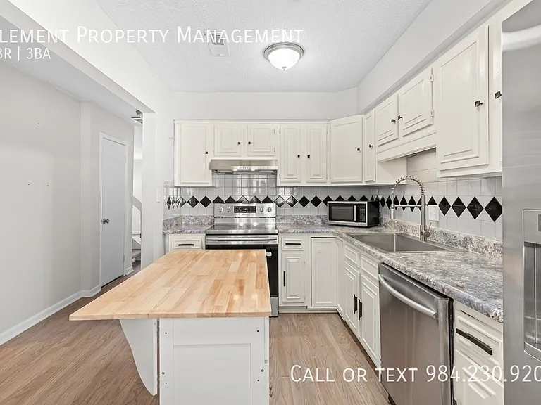 7163 Sandy Creek Dr — Photo 8