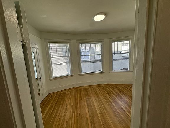 3rd image of 2612-2618 Van Ness Ave #2614