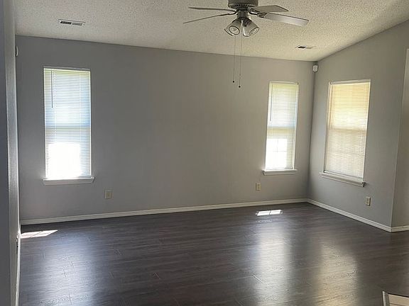 4th image of 5110 Sandy Forge Dr