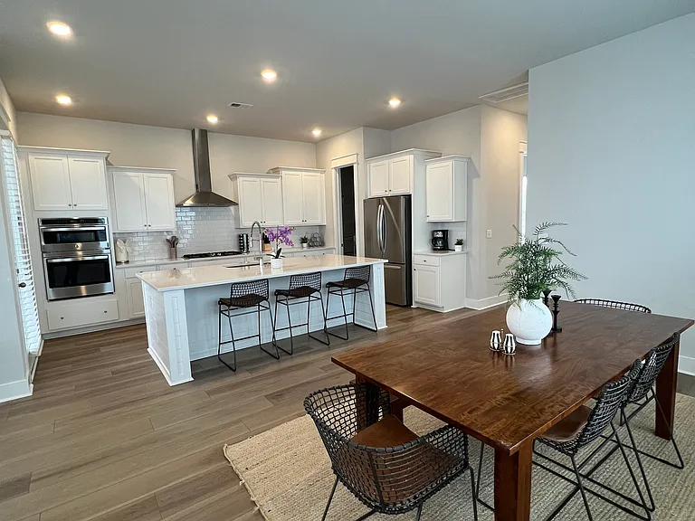 305 Citrus Dr — Photo 9