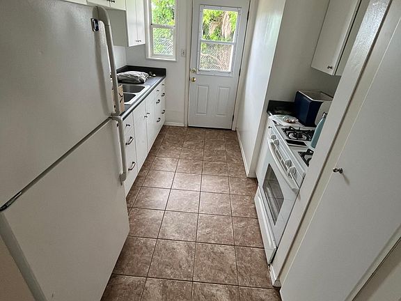 3rd image of 1519 San Mateo St