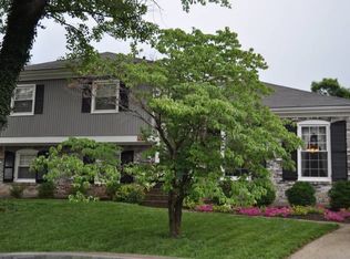 7711 Charron Ct, Louisville, KY 40220