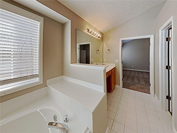 2nd image of 5650 Gayle Trl