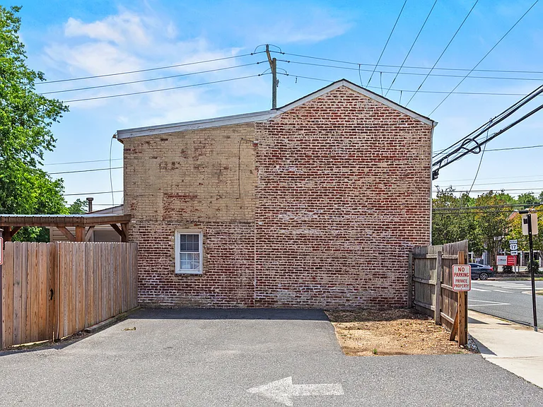 314 Frederick St — Photo 15