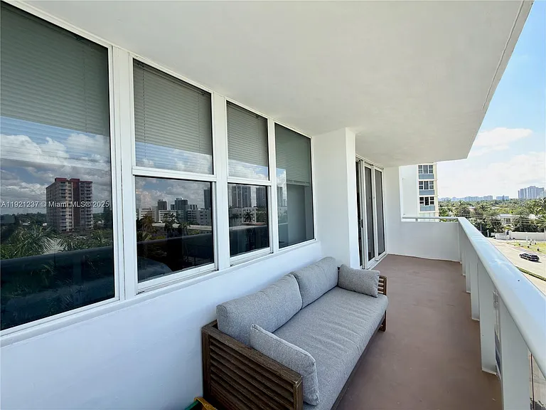 3140 S Ocean Dr #512 — Photo 27
