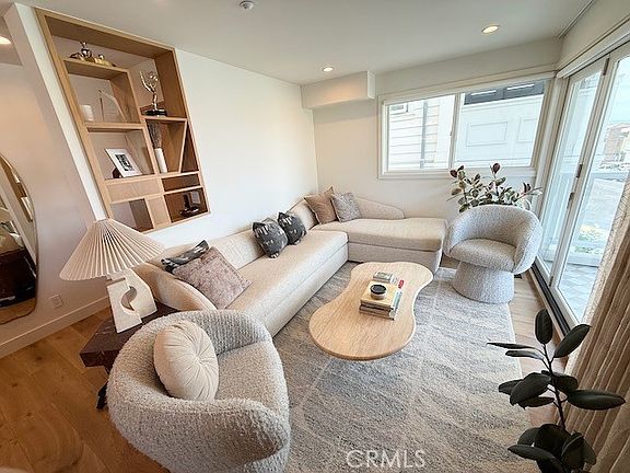 5th image of 3302 Manhattan Ave