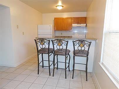 2nd image of 1500 Iris Dr Unit C