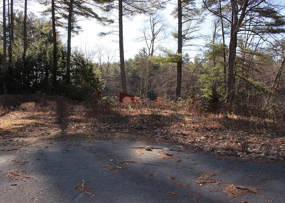 2nd image of 36 Canon Ln