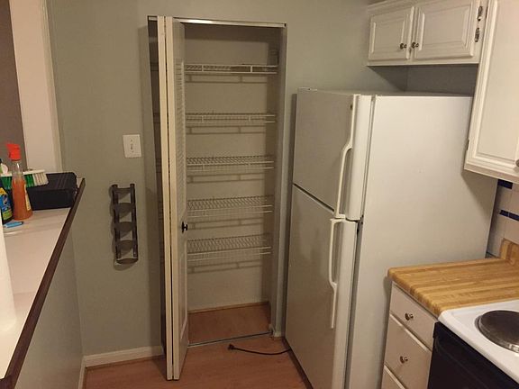 Kitchen pantry