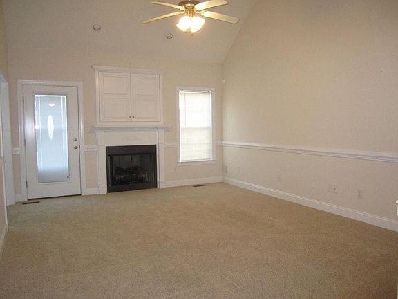 3rd image of 203 Partridge Ln