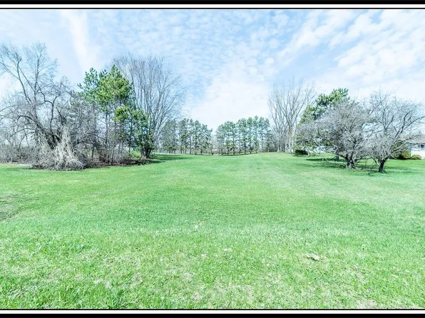160 Riverview Dr, Manawa, WI 54949