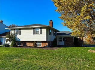 1716 E Skyline Dr, Lorain, OH 44053