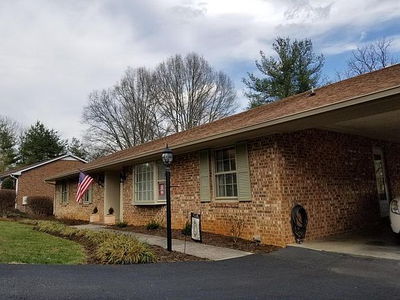 2nd image of 2668 Willowlawn St