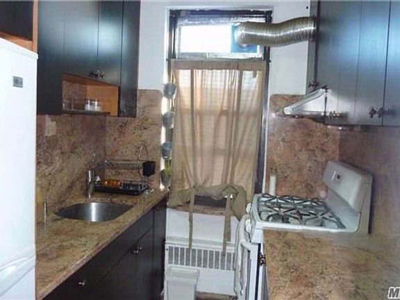 4th image of 6969 Park Dr E #B