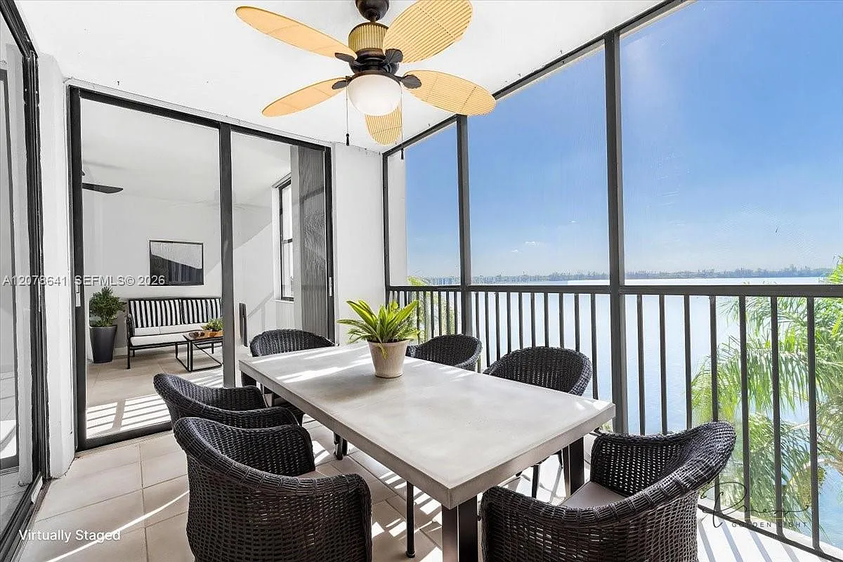 Lake Emerald Condominium — Photo 4