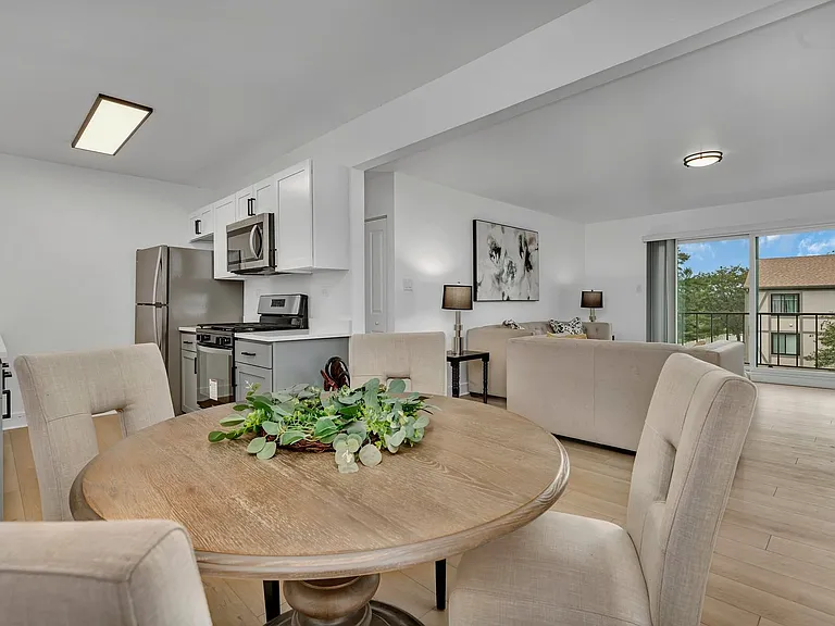 Quail Ridge Apartments — Photo 40