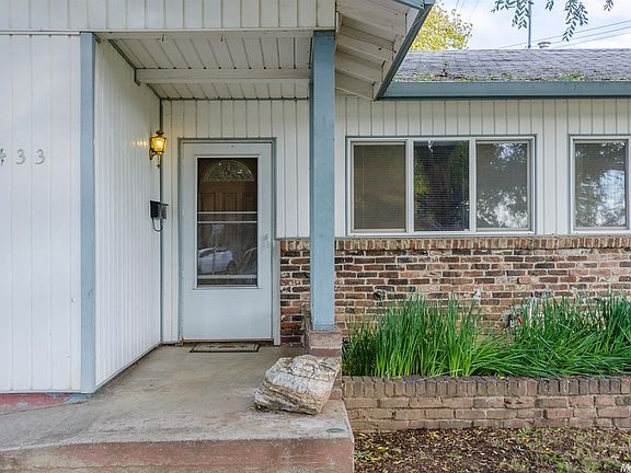 4th image of 2433 Leslie Ln