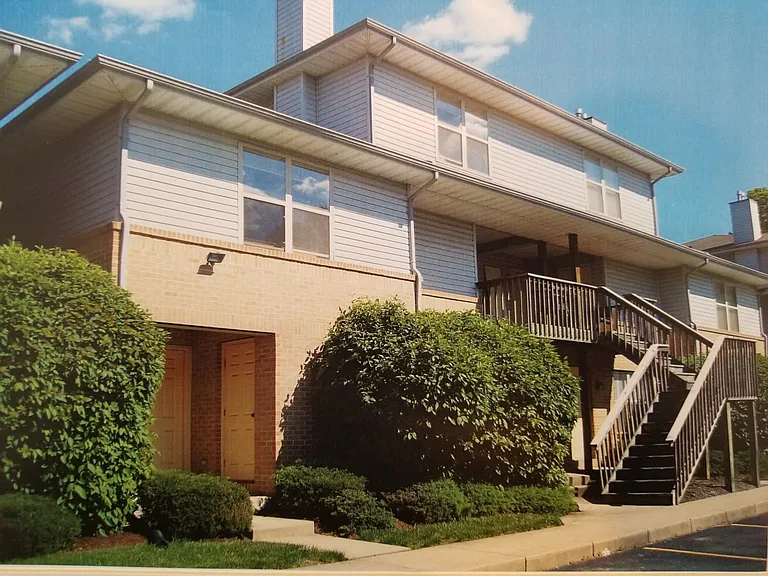 978 Irving Ave #21 — Photo 1
