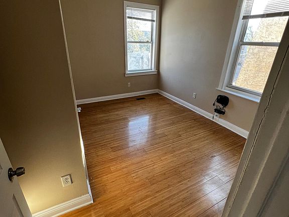 5th image of 2213 N 16th St Floor 2