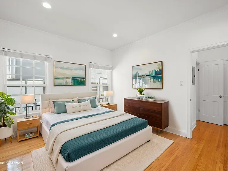 BEDROOM - STAGED